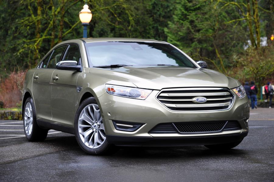  Ford Taurus 2012 года  (фото 33 из 39)